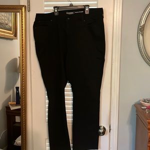 Black Levi signature straight leg jeans